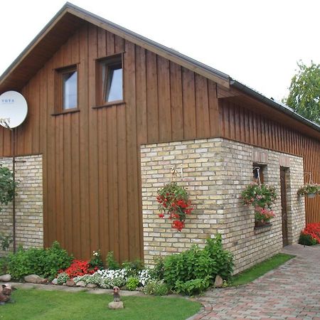 Pulkvedis Guest House Βέντσπιλς Εξωτερικό φωτογραφία